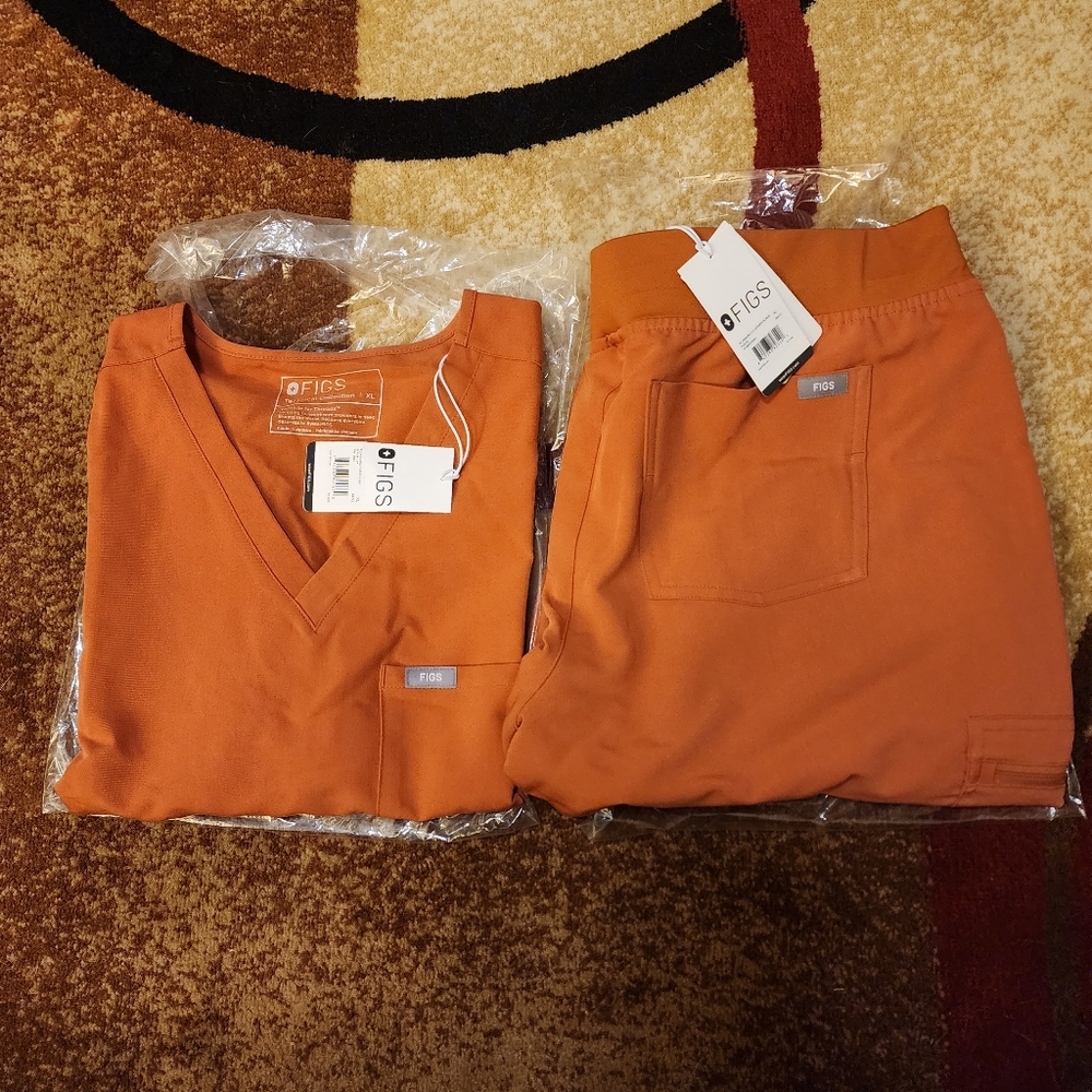 Figs Catarina sz XL joggers and 1 pocket top